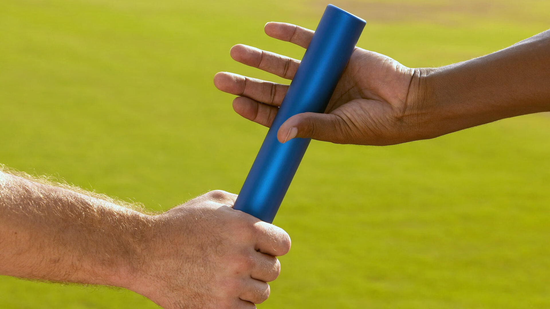 开云体育官网入口-上海申花备战之际，球迷为他们加油，上海申花队的比赛