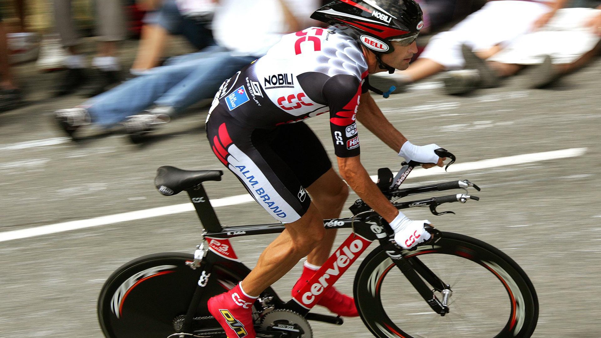 开云下载-伊普斯维奇城主帅基兰·麦肯纳：年轻教练的挑战，基兰-麦肯纳