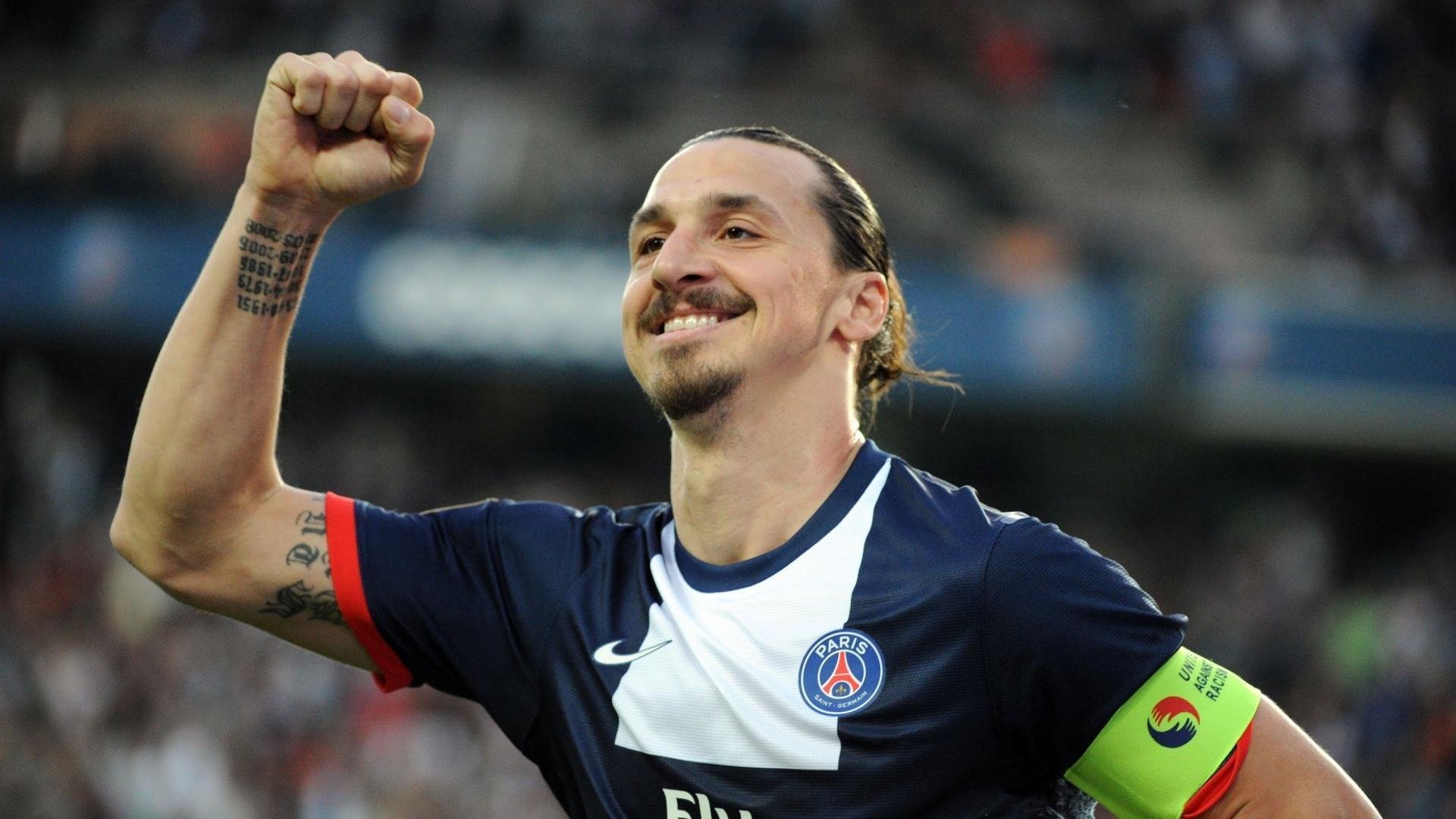 未来足球：场馆融入智慧空气净化系统，打造绿色健康环境，创意足球场馆